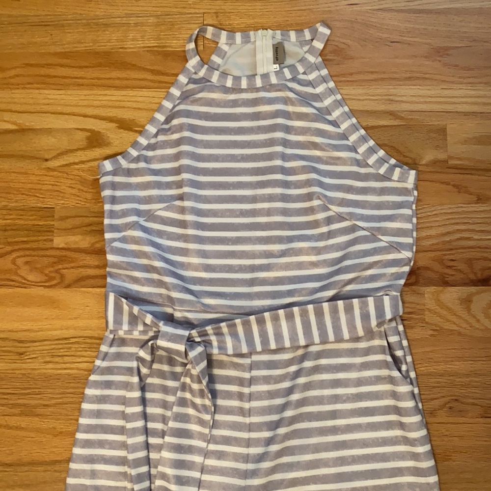 ePretty White & Grey Striped Jumpsuit with Pockets - Picture 5 of 8